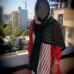 نمونه روسری دوخته شده ازدانتل مشکی نشمیل