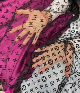 پارچه توری طرح مخملی(chanel)