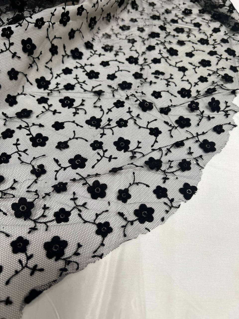 تور طرحدار مخملی طرح گل مشکی4